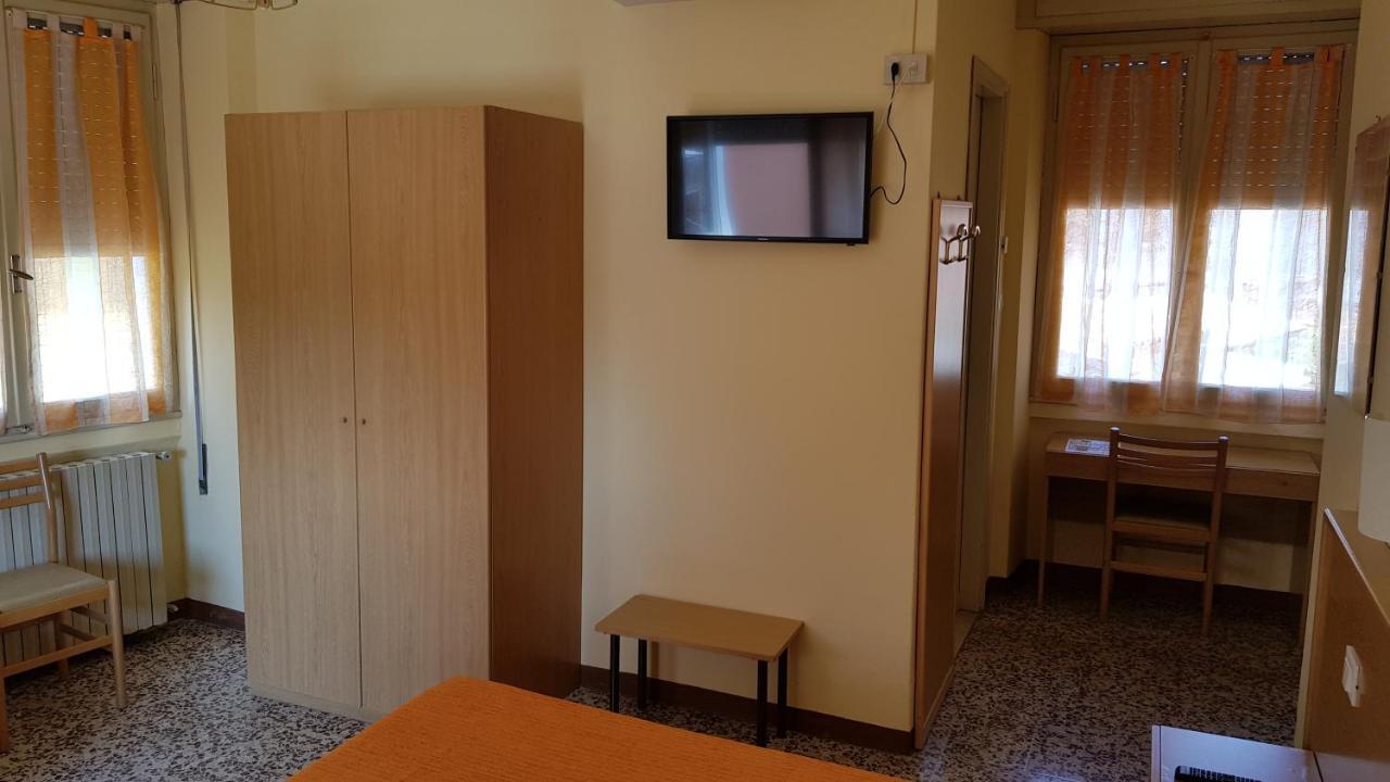 Albergo Meuble Olivi Toscolano Maderno Eksteriør bilde