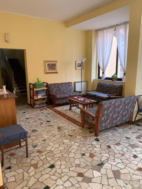 Albergo Meuble Olivi Toscolano Maderno Eksteriør bilde